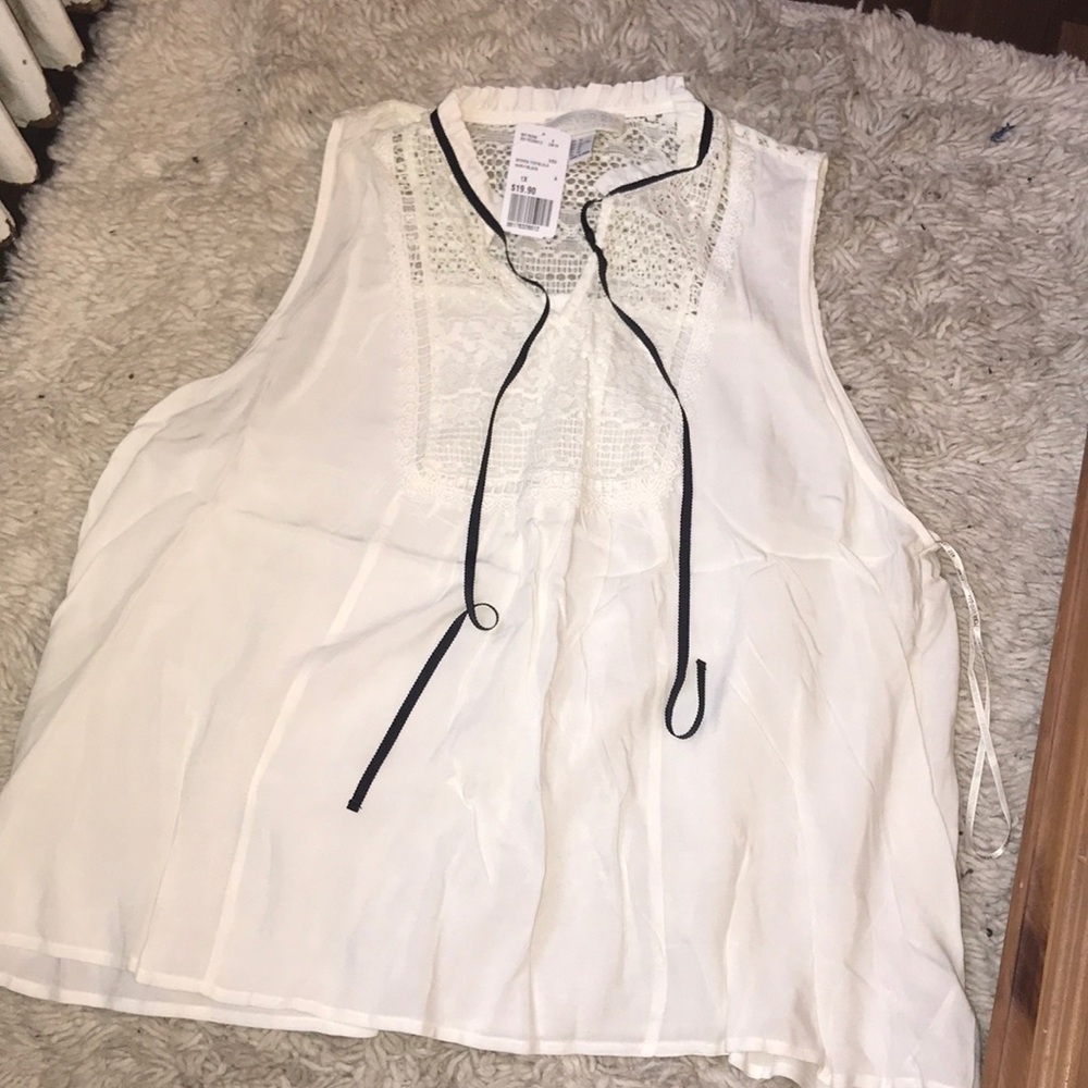 NWT! Forever 21+ white lace detail top